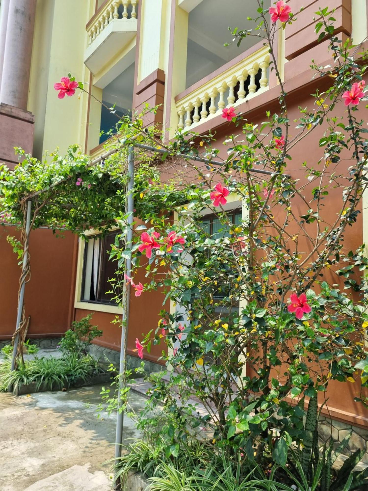Hotel Khach San Vien Dong Cửa Lò Exterior foto