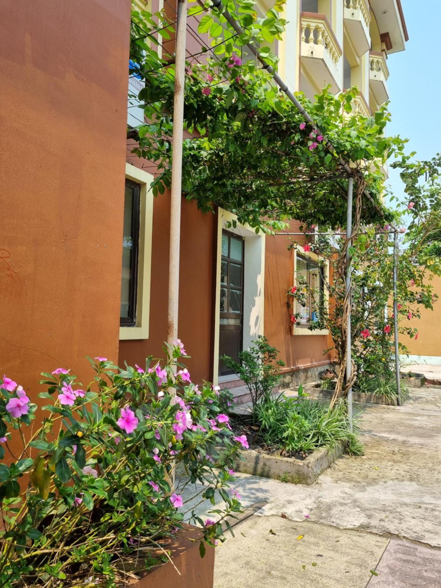 Hotel Khach San Vien Dong Cửa Lò Exterior foto