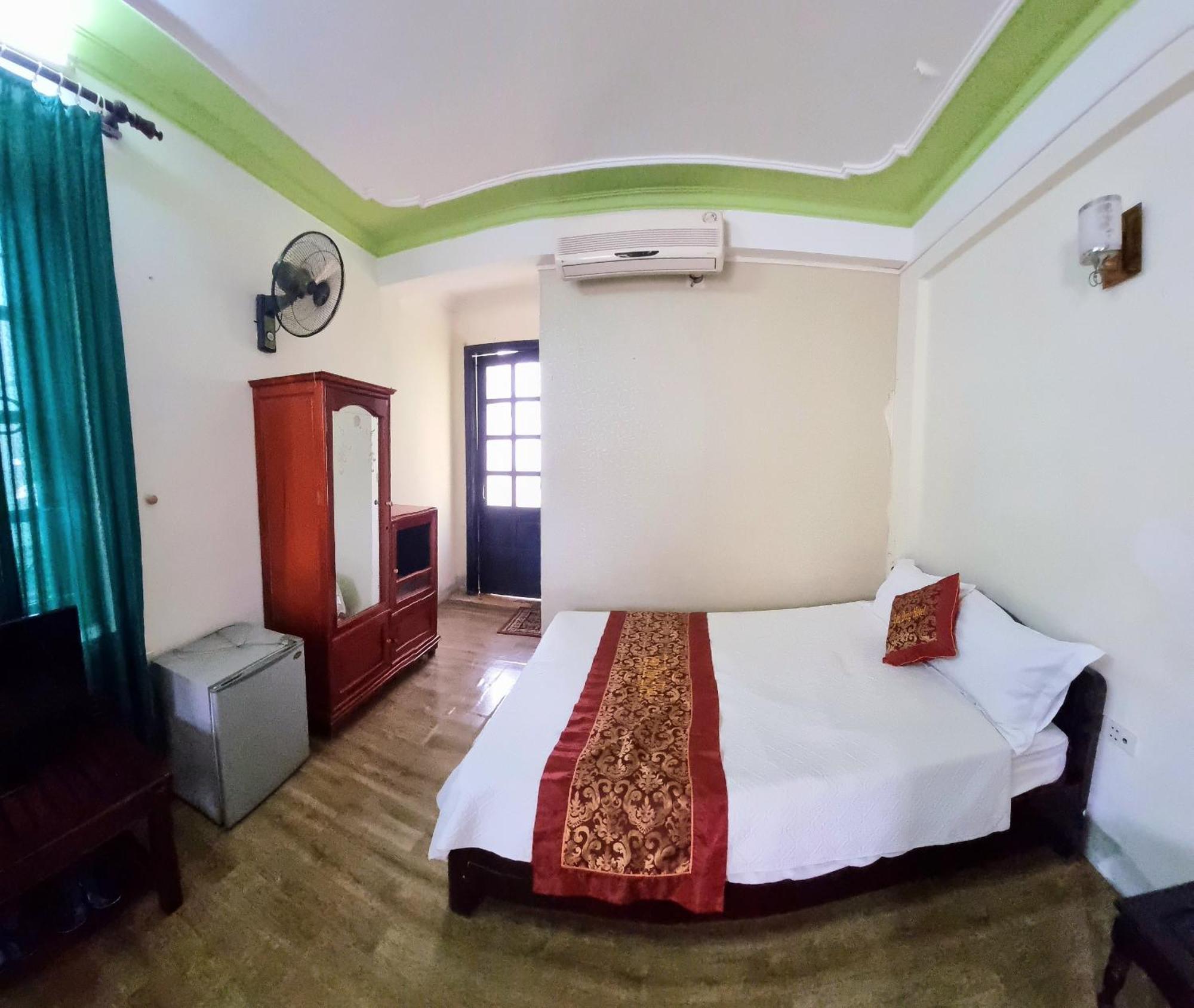 Hotel Khach San Vien Dong Cửa Lò Exterior foto